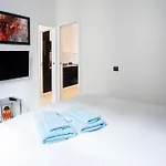 Champs-elysees Executive Apartamento *