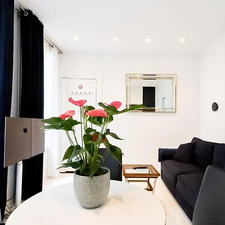 Apartament Champs-Elysees Executive Apartment Paryż