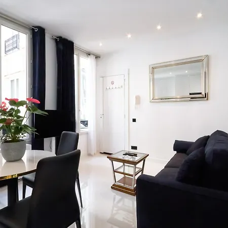 Champs-Elysees Executive Apartment *