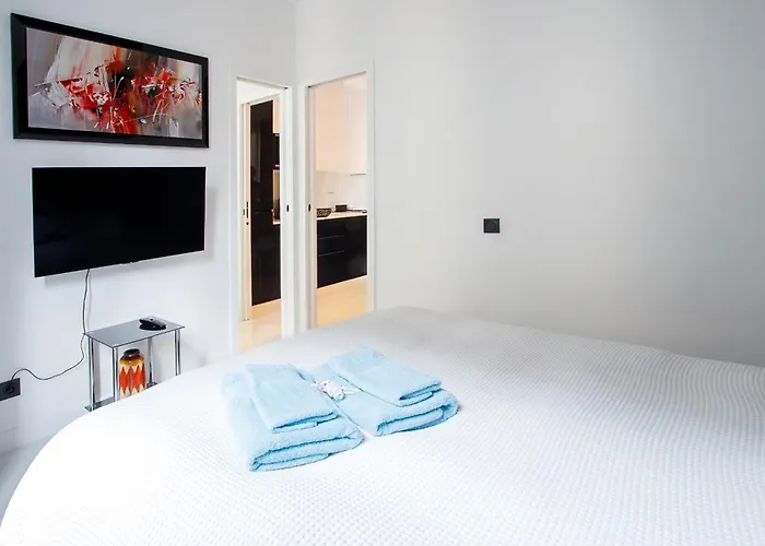 Champs-elysees Executive Daire *