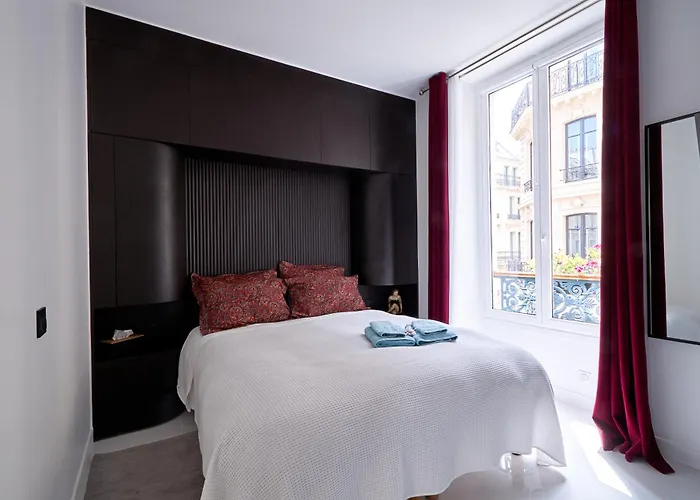 Champs-elysees Executive * Paris